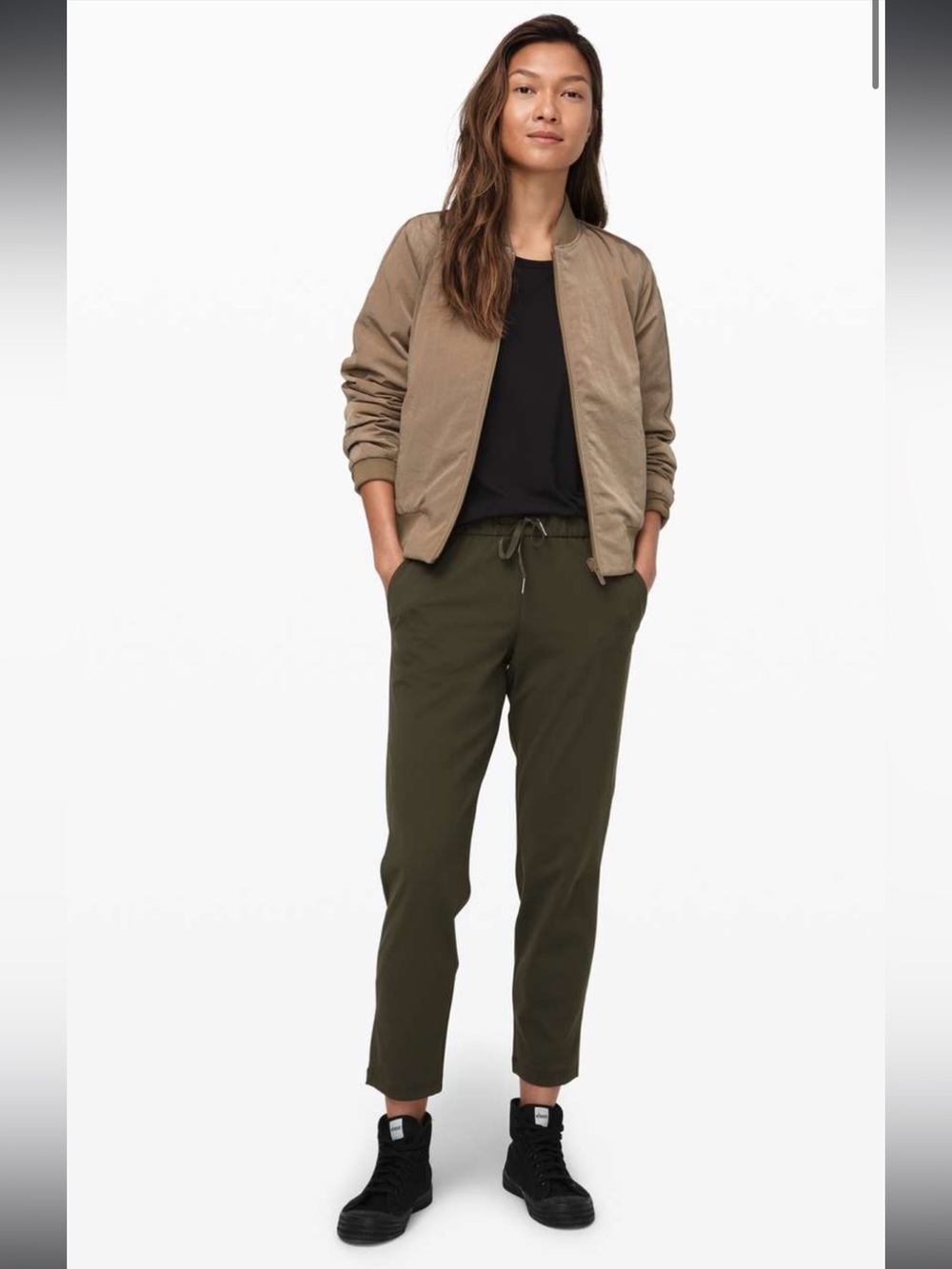 Lululemon On the Fly 7/8 Pant
Dark Olive, Women’s size 6